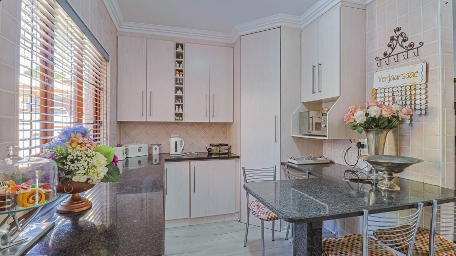 4 Bedroom Property for Sale in Boschdal North West